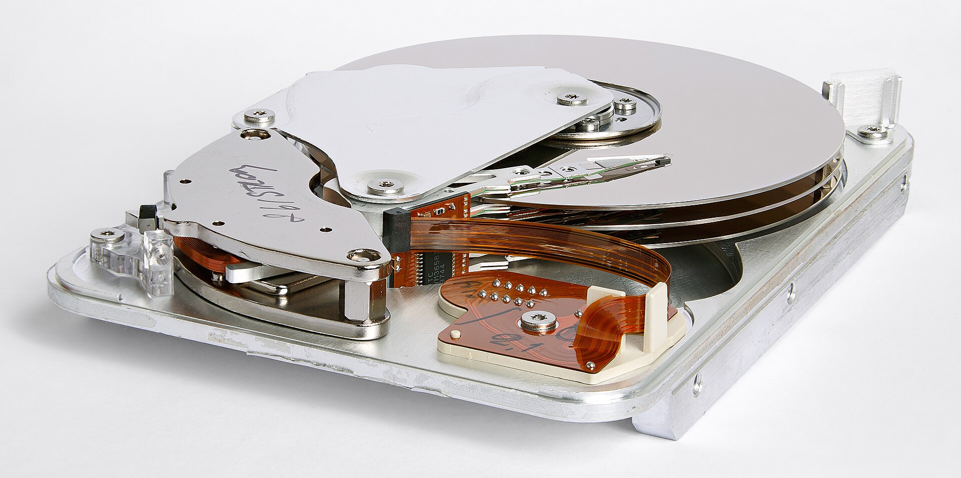 Photograph of the internals of a Seagate hard disk drive.